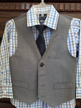 Nautica Toddler boy 4 piece suit size 2T